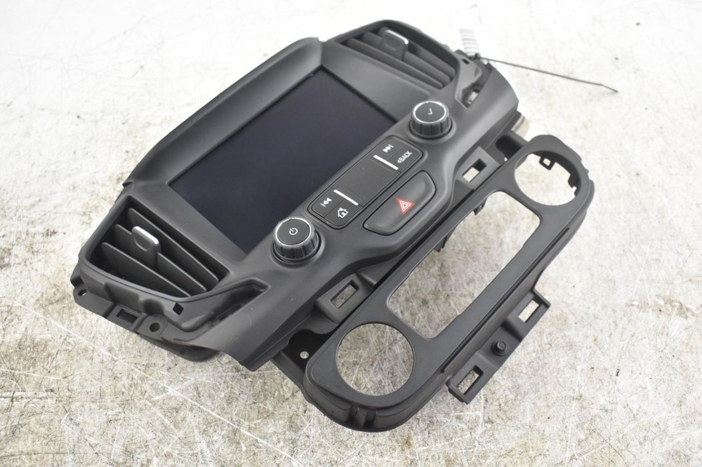 2020 GMC Terrain Control Panel Screen 8 Used, Reprogramming Needed