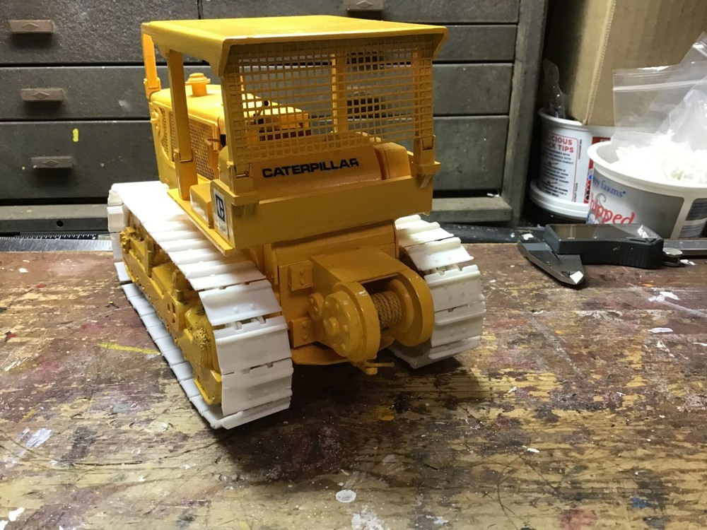 CUSTOM TRACKS FOR 1/25 SCALE AMT CAT DOZER MODEL