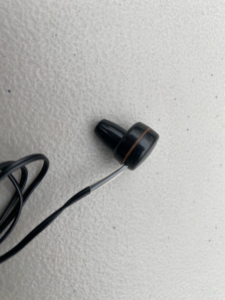 Azden WLX Pro VHF System Wireless Lapel Microphone System, excellent condition