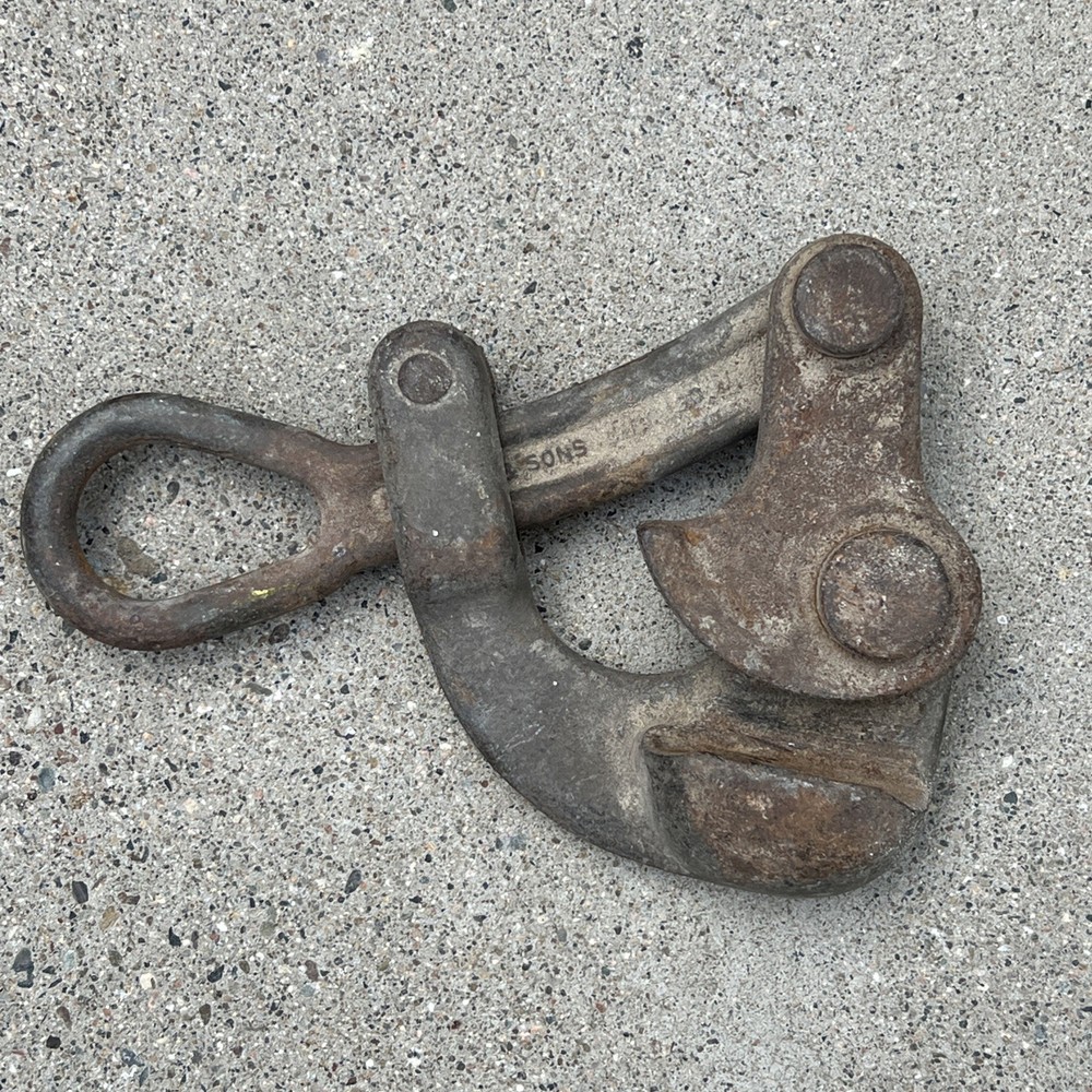 Klein Tools Haven's Grip CABLE PULL wire puller with Swing Latch 1604-20L