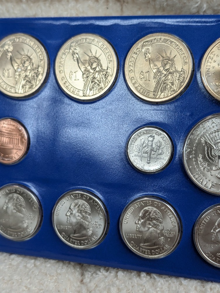 2007 P & D US Mint Complete Uncirculated Set 28 Coins w/ COA *Damaged Packaging*