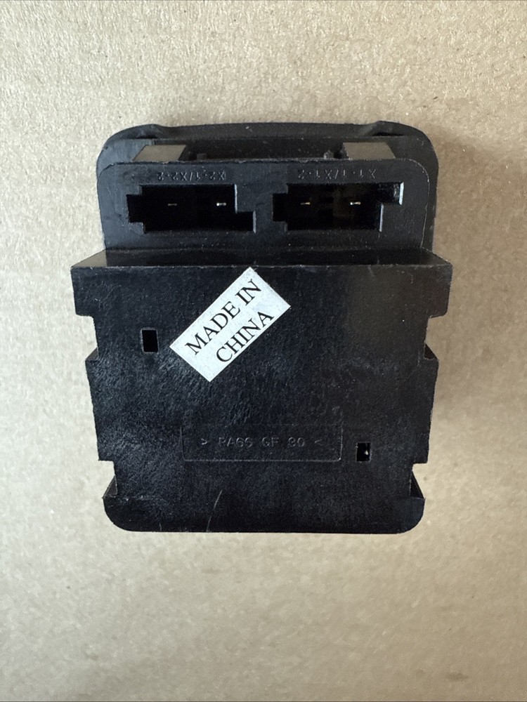 22854091 New OEM GM Receptacle
