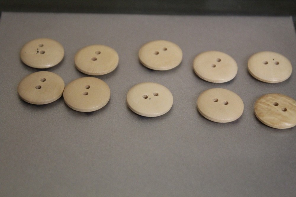 BUTTONS = Design. Handbags
