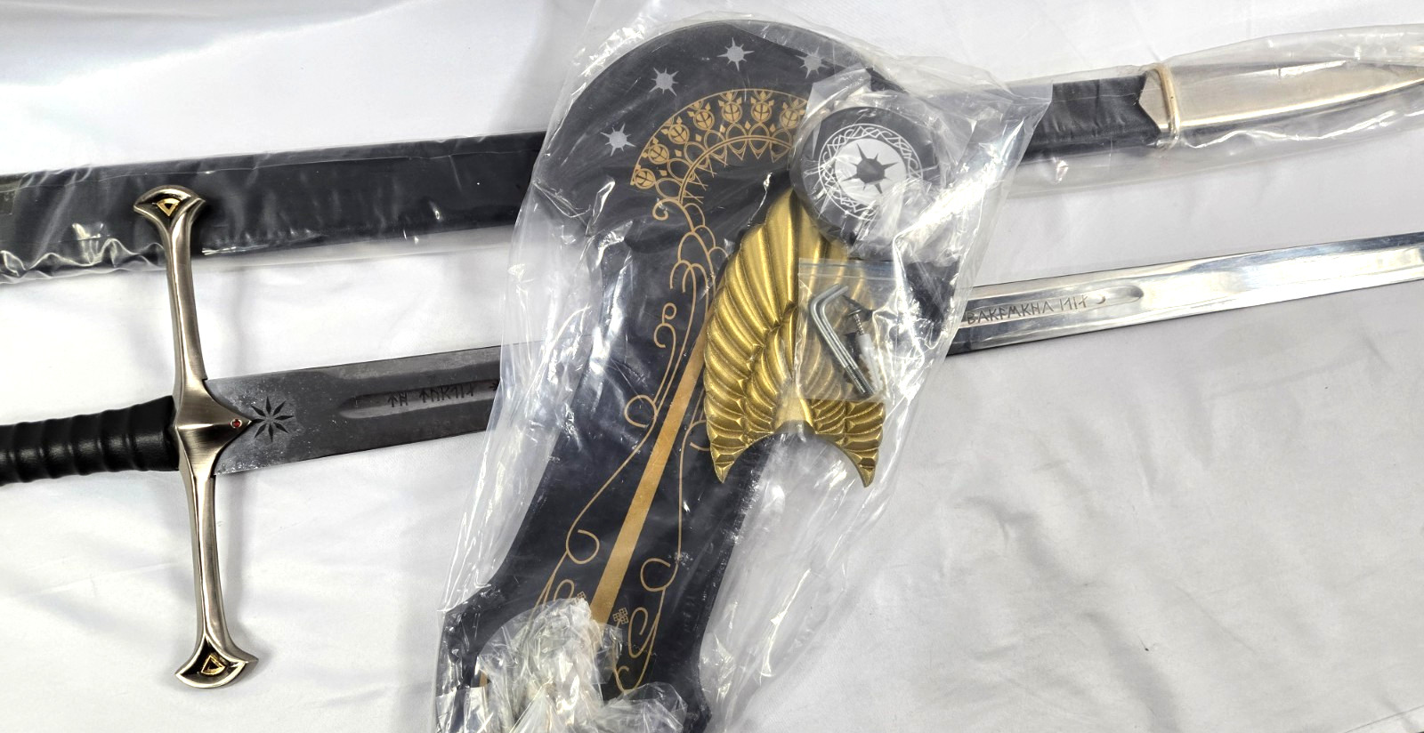 Lord of The Rings King Elendil Narsil Sword LOTR Rings Movie