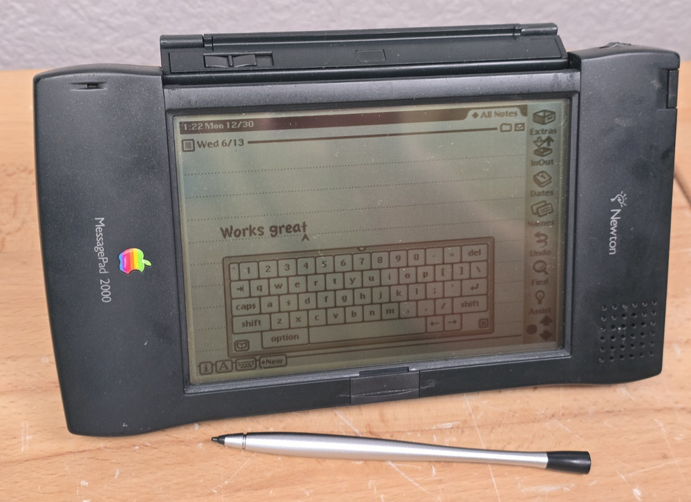 Apple Newton MessagePad 2000 Bundle Flash Memory Stylus Manuals Extras