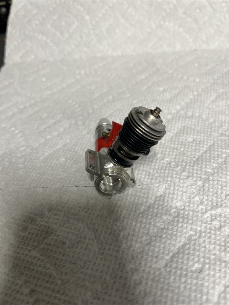 COX THIMBLE-DROME MEDALLION .049 AIRPLANE GLOW ENGINE