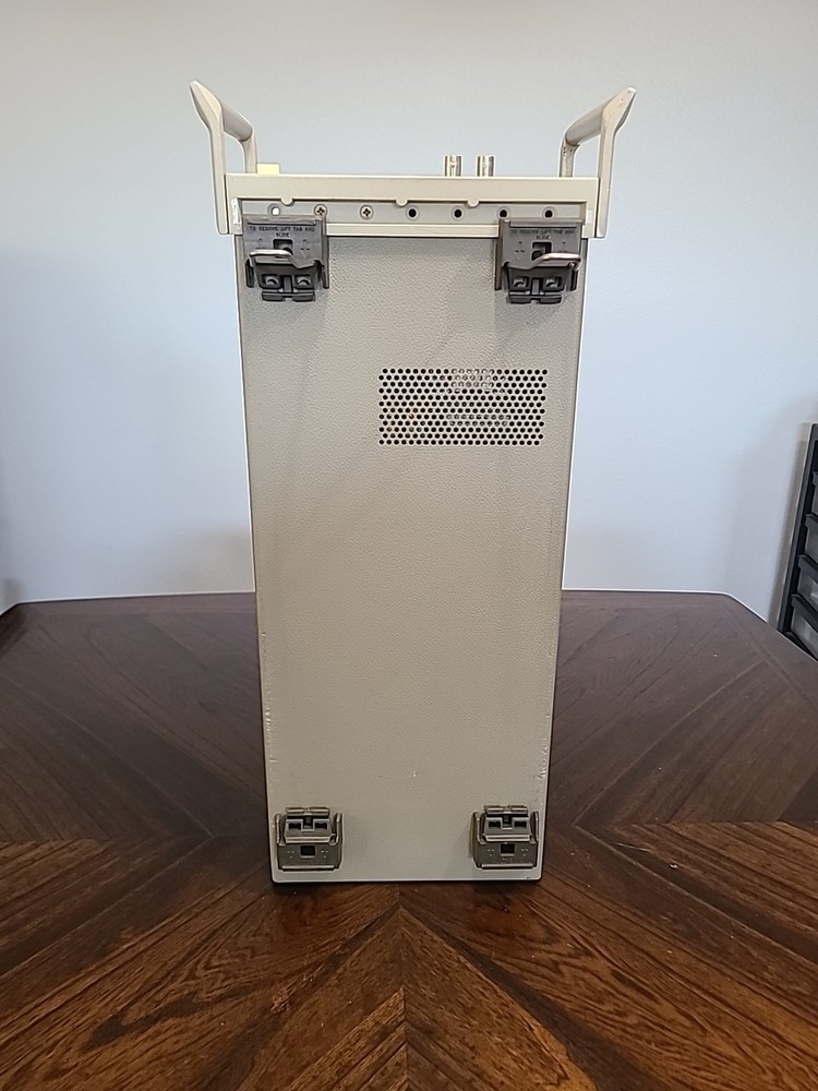 HP 8904A Multifunction Synthesizer DC 600