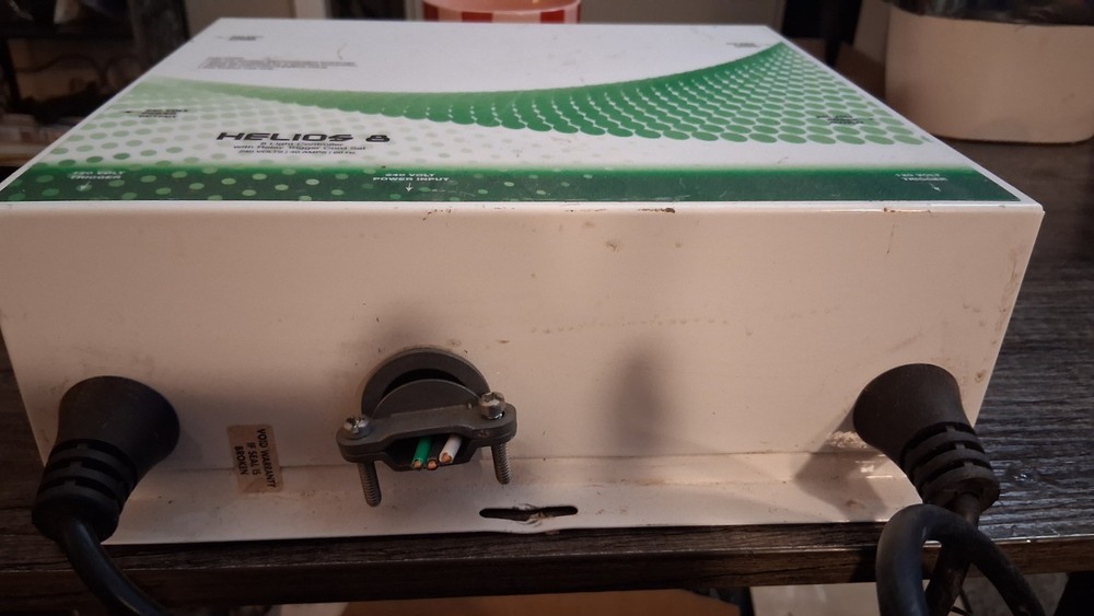 Titan Controls Helios8 240V Grow Light Controller Dual Trigger Model 702677