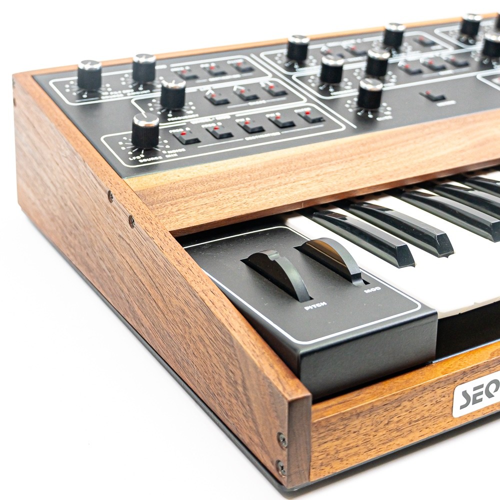 1982 Sequential Circuits Prophet-5 | Rev 3.3 | Model 1000 w/ Kenton MIDI