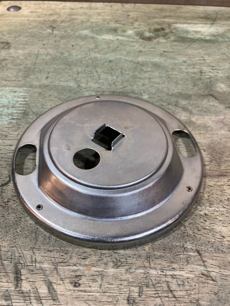 Coleman 295 Lantern - Globe Rest