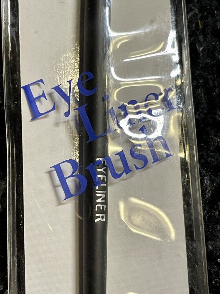 Target Eye Liner Brush NIP