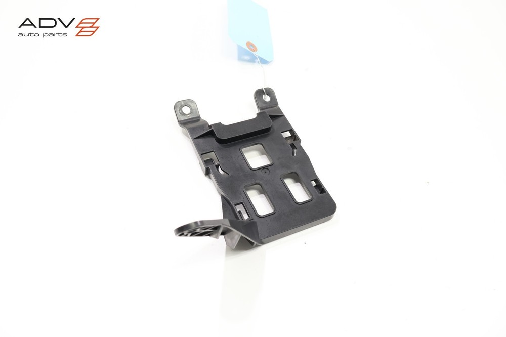 2019-23 AUDI E-TRON FRONT RIGHT BLIND SPOT RADAR SENSOR MODULE MOUNT BRACKET OEM
