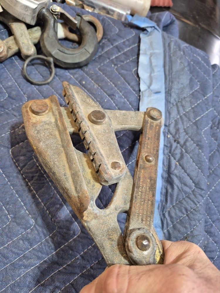 Klein Tools CHICAGO GRIP CABLE PULL WIRE PULLER 1611-30