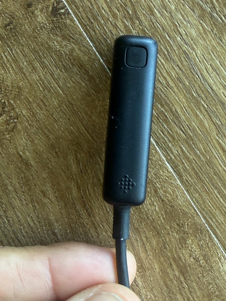 Fitbit Flex 2 tracker FB403 w/charger Does NOT charge AS IS NO returns