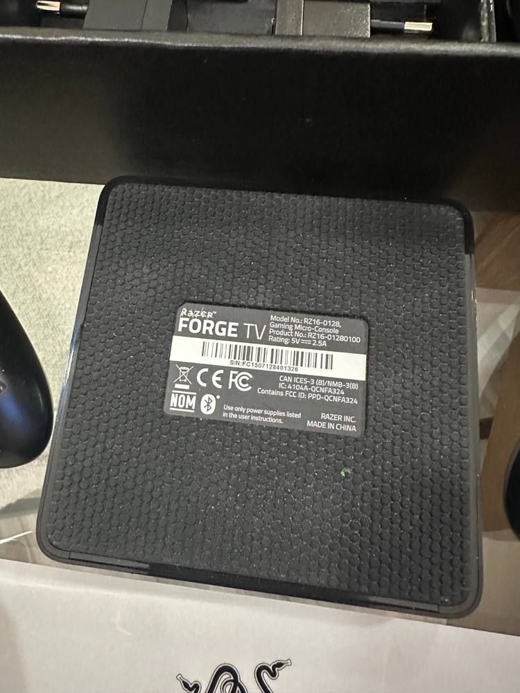 Razer Gaming Bundle - Chroma Dev Kit, Forge TV, and Serval Controllers