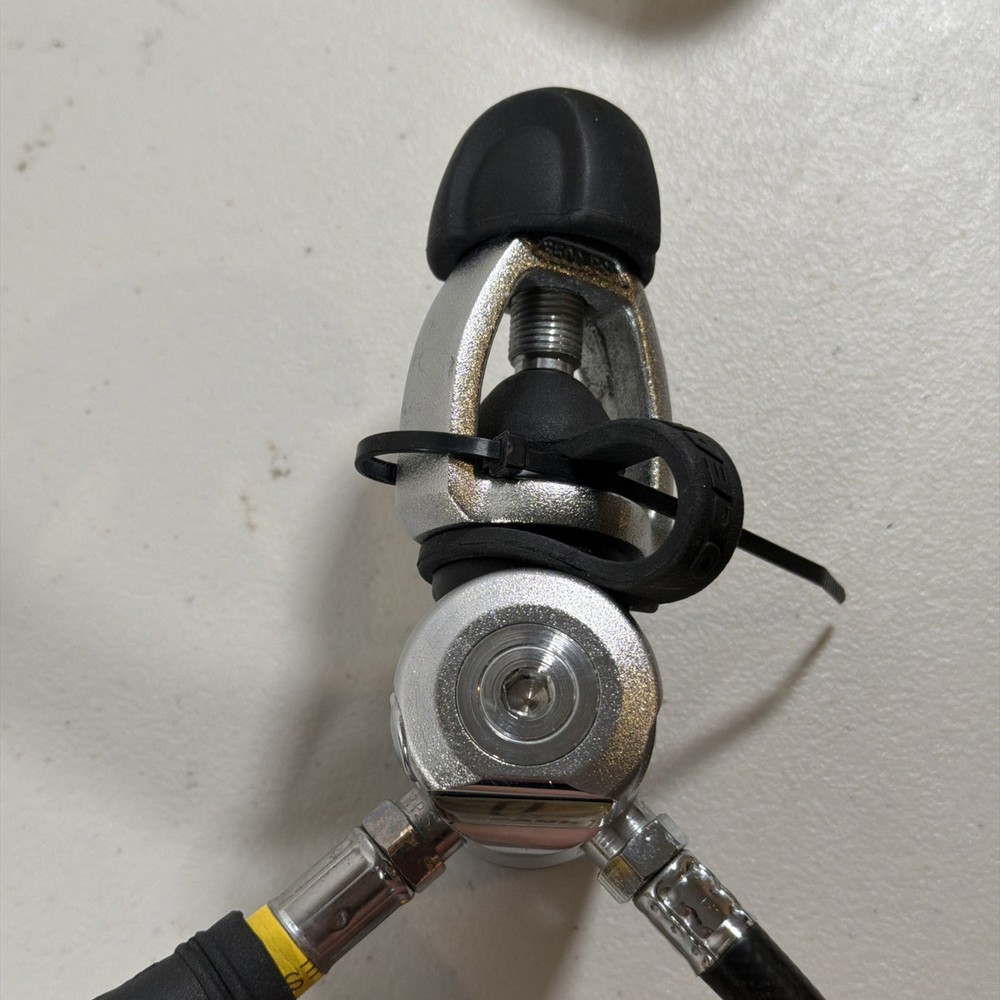 Oceanic Regulator With Alpha 7 Octopus