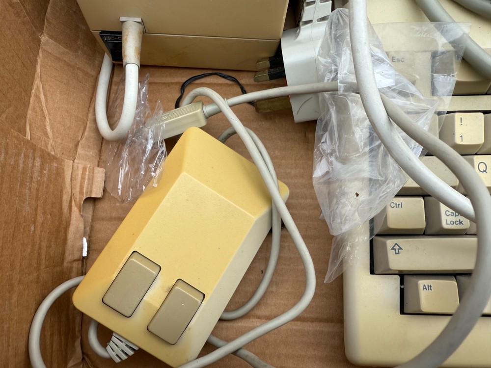 COMMODORE AMIGA 500 COMPUTER BOXED