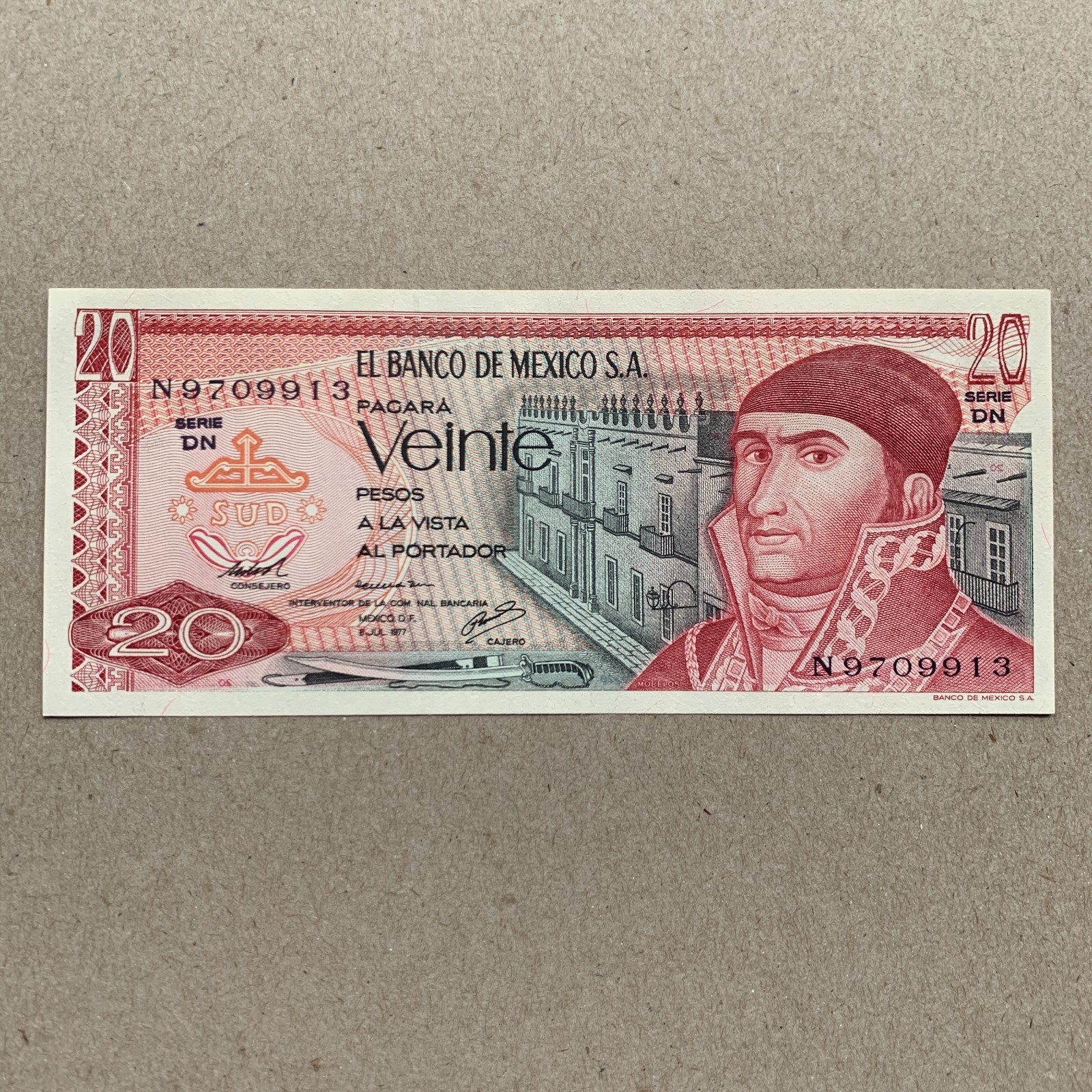 Mexican 20 Pesos Banknote. 1970's Pyramid at Teotihuacan Mexico Currency. UNC