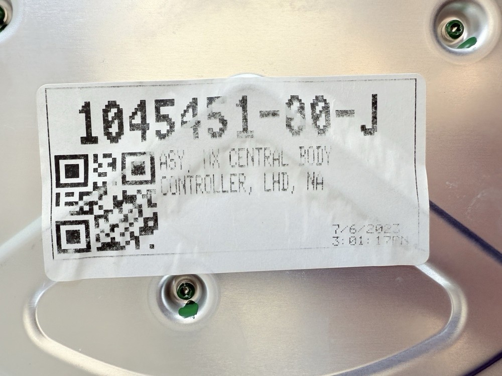 2016 - 2020 Tesla Model X Central Body Control Module Computer 1045451-00-J OEM