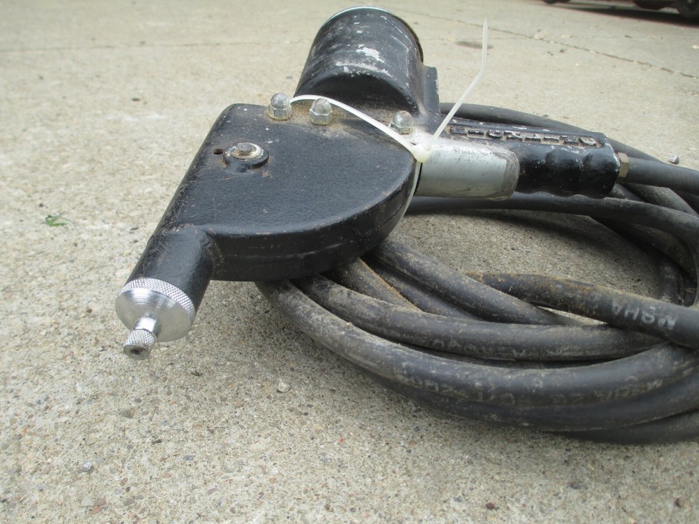 Richline Co. Inc Pneumatic Air Model 8 Rivet Riveter