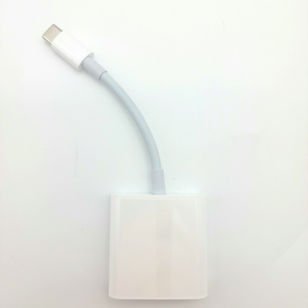USB-C to SD / Micro SD Card Camera Reader for Apple or Samsung