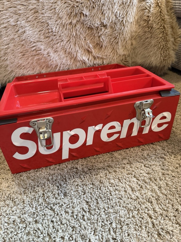 Supreme Diamond Plate Tool Box