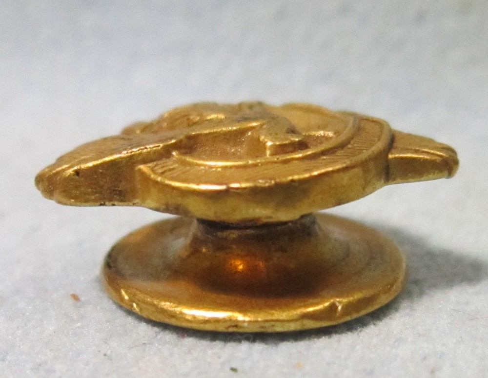 WWII Ruptured Duck US ARMY Honorable Discharge Buttonhole LAPEL PIN