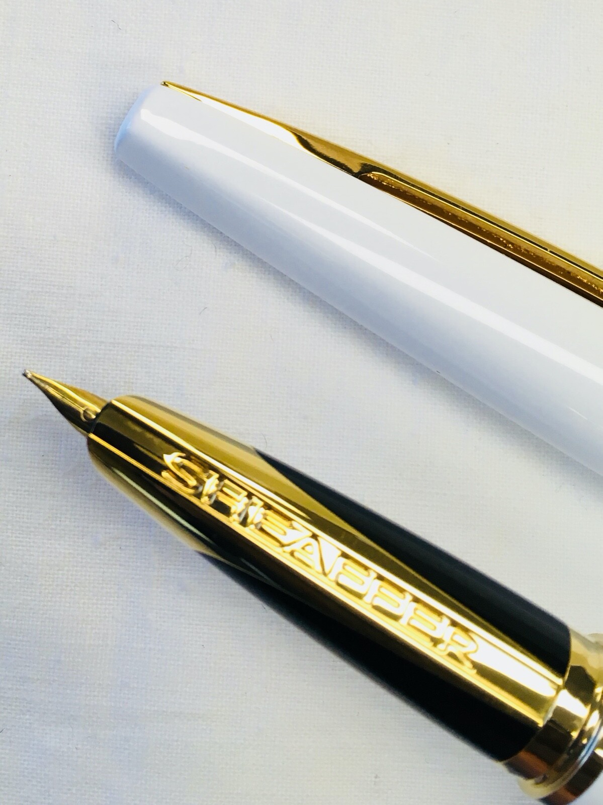 Sheaffer Taranis White Lightning “F” Nib Fountain Pen