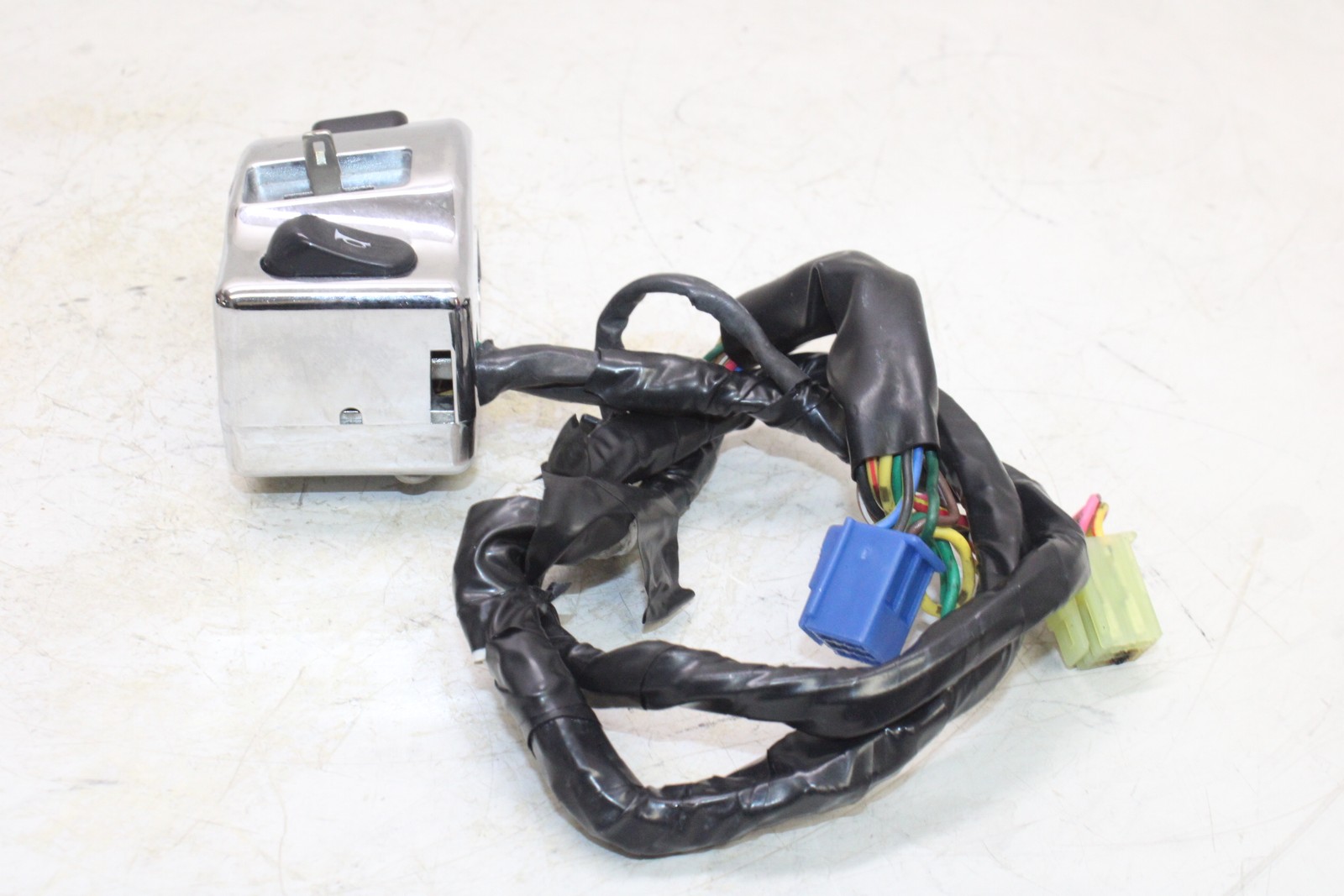 2005 Yamaha Road Star XV1700 OEM LEFT CLIP ON HANDLE HORN SIGNALS SWITCH