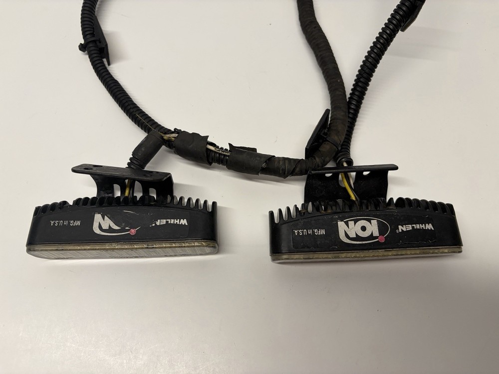 AMBER Whelen STEADY ION with bracket (2 Pack)