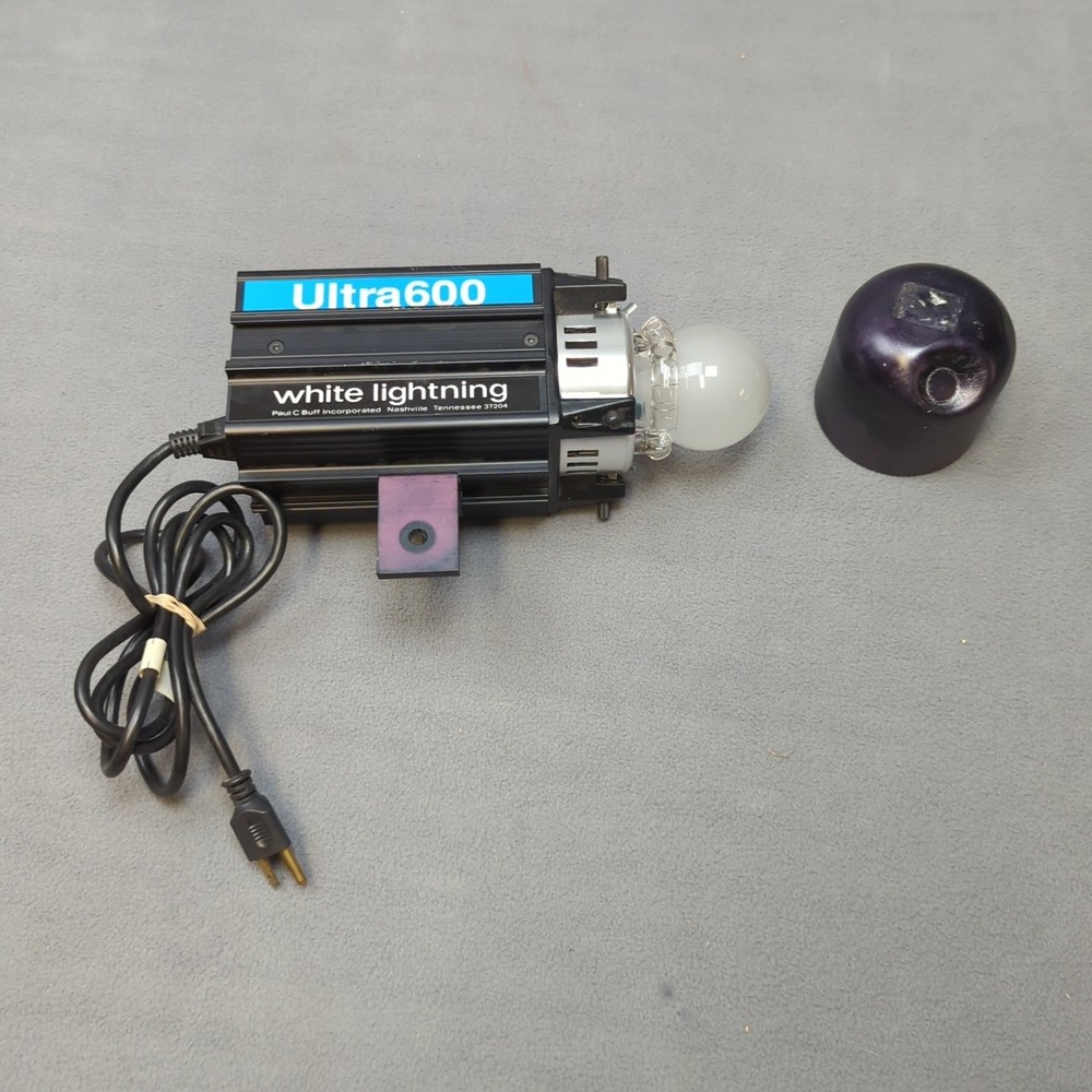 WHITE LIGHTNING ULTRA600 STUDIO LIGHT Tested and works