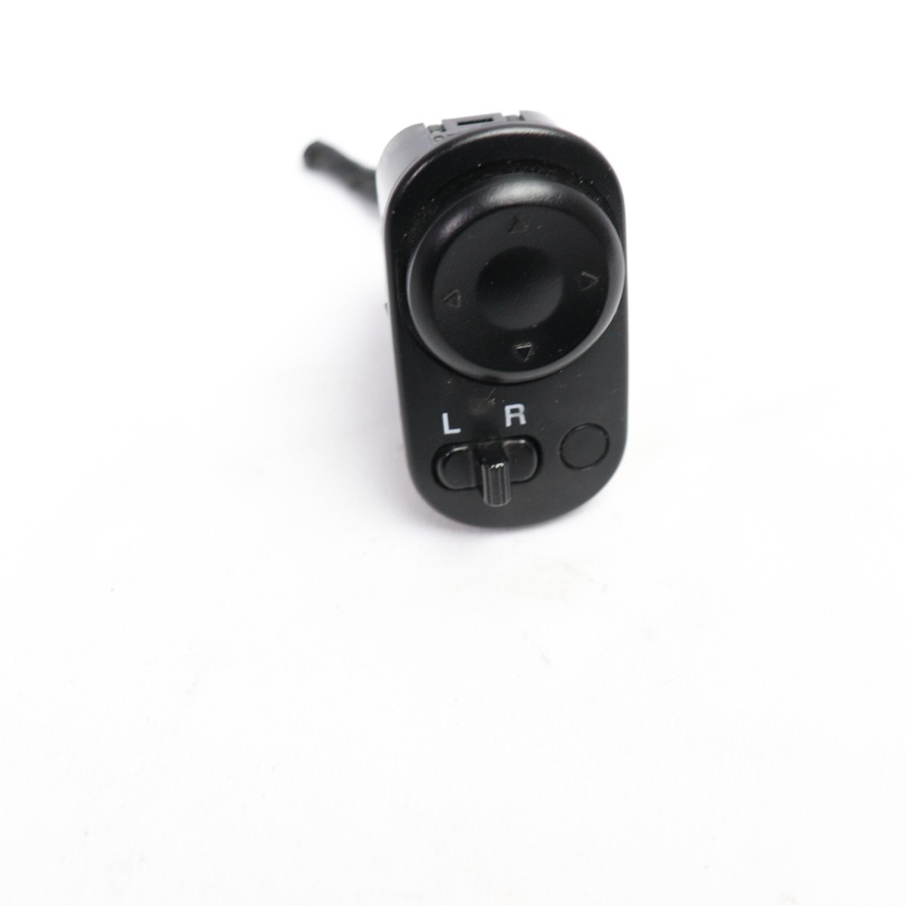 2004 - 2008 SUZUKI FORENZA MIRROR ADJUSTMENT CONTROL SWITCH SIDE VIEW OEM