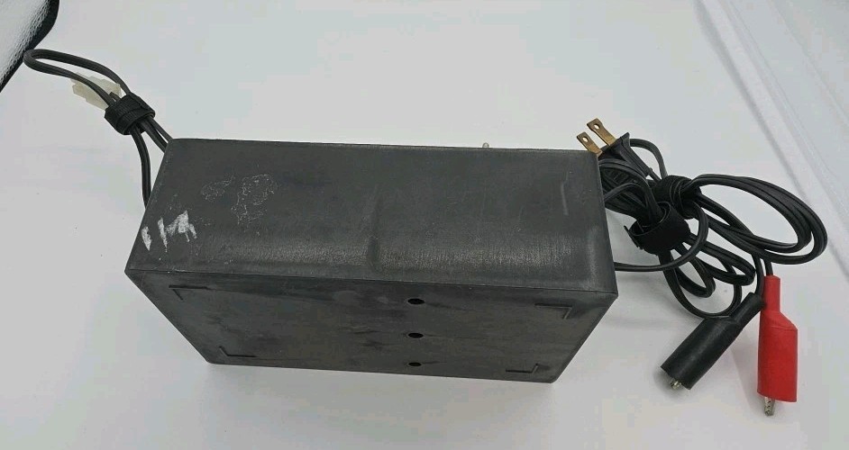 Vintage Leisure Electronics Auto Charger