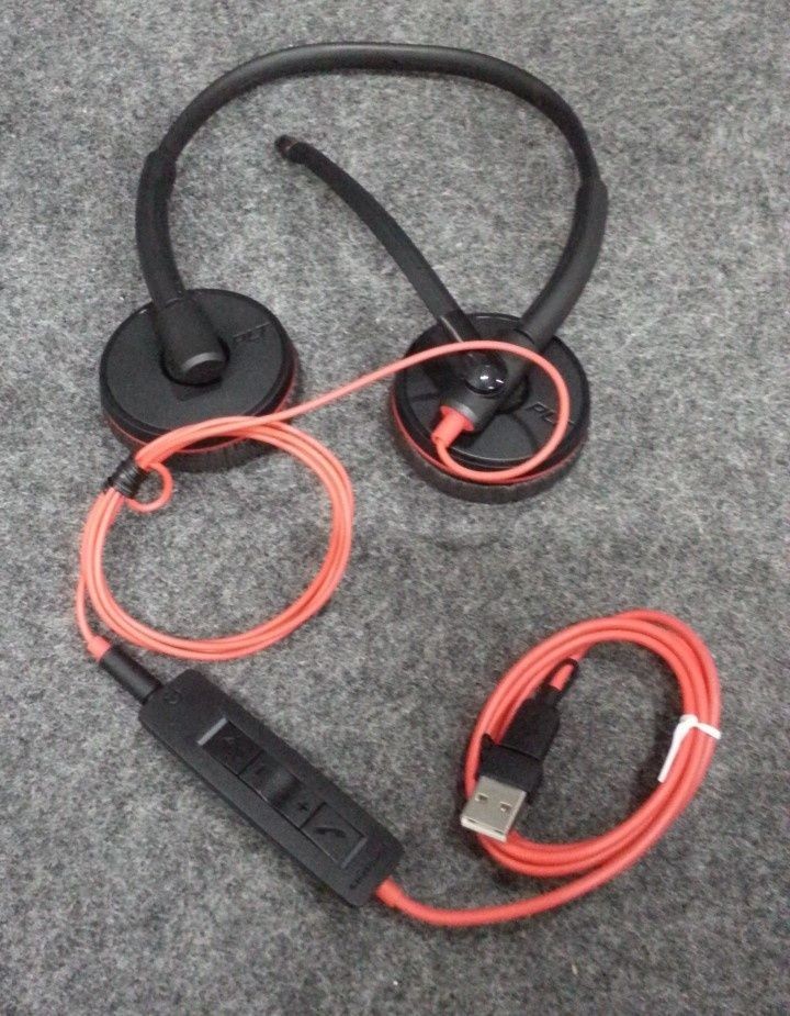 POLY Blackwire 3225 Stereo USB-C Headset With Microphone Black