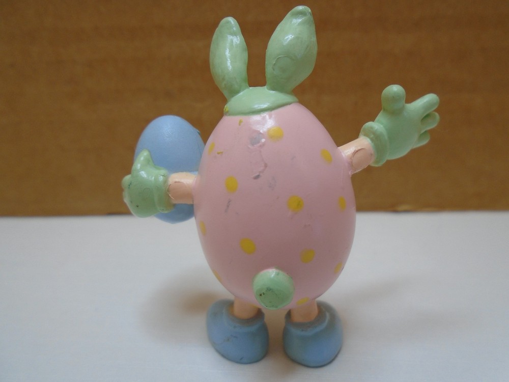 SOLID PLASTIC PINK EGG WITH BUNNY EARS 2" FIGURE UNBRANDED (MA1303A)