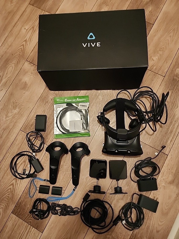 HTC Vive Cosmos Elite VR Headset Full Bundle