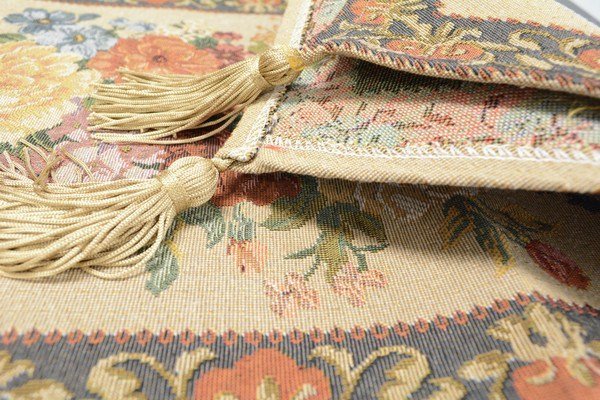 DaDa Bedding Romantic Elegant Spring Floral Beige Tapestry Dining Table Runners