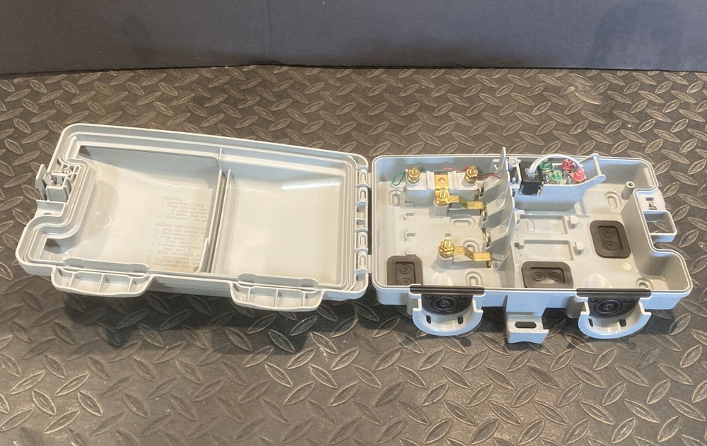 Corning Universal Network Interface Device Housing UNI-30W3-13U1