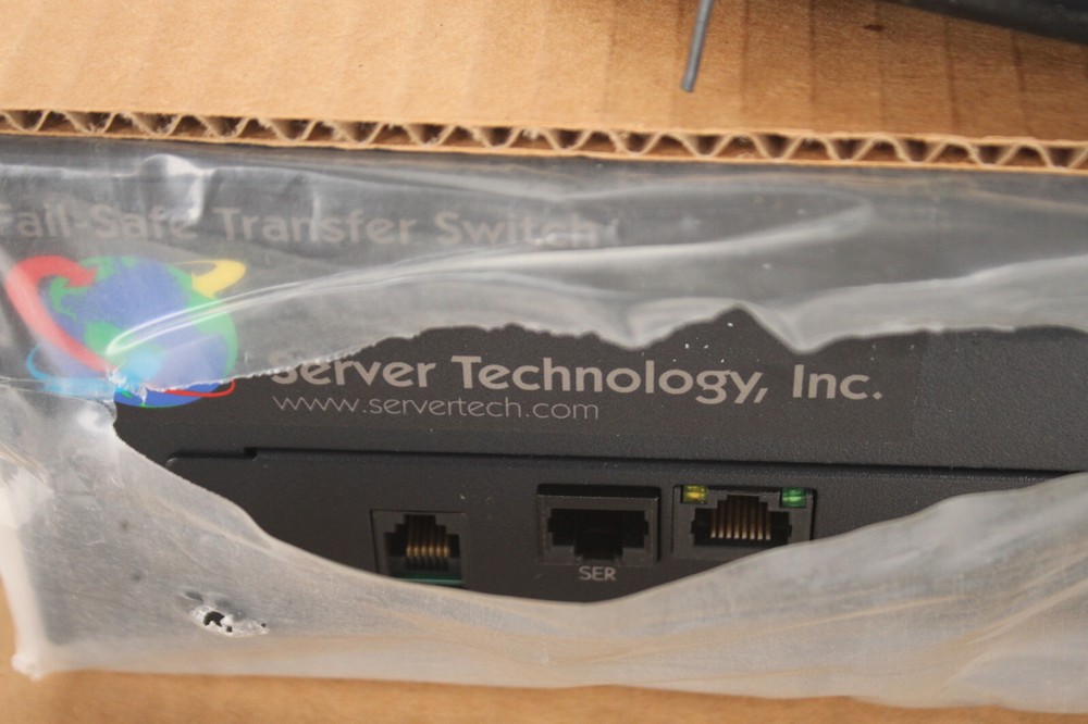 NEW Server Technology CW-16HF1A452-6 2U Rack Mount Fail-Safe Transfer Switch CDU