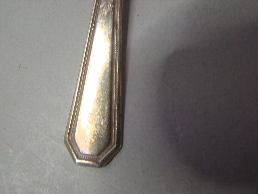 WM Rogers AA Silver Plated Flatware spoon 6"