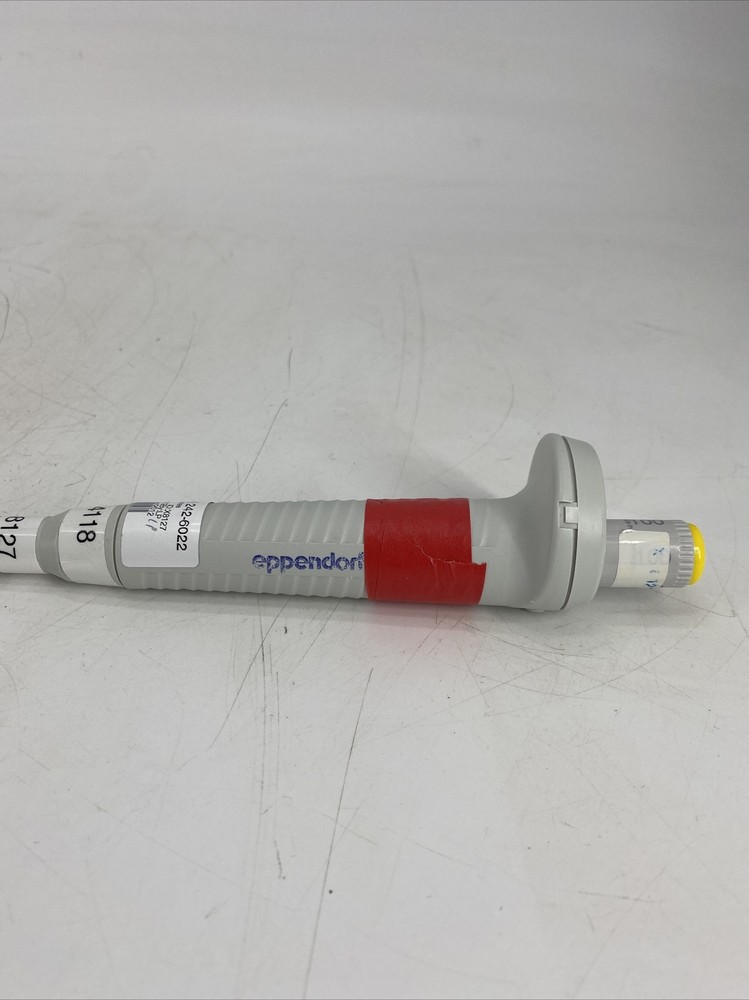 Eppendorf Reference 100 µL Single Channel Pipette 489002