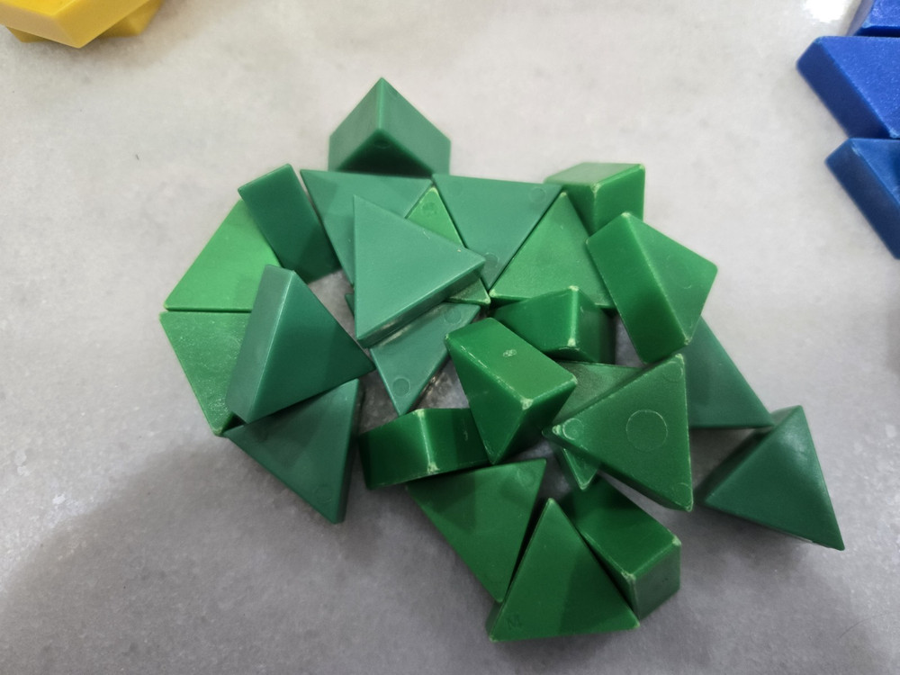 Math Manipulatives Plastic Tangram Pattern Blocks... 229 Pieces!