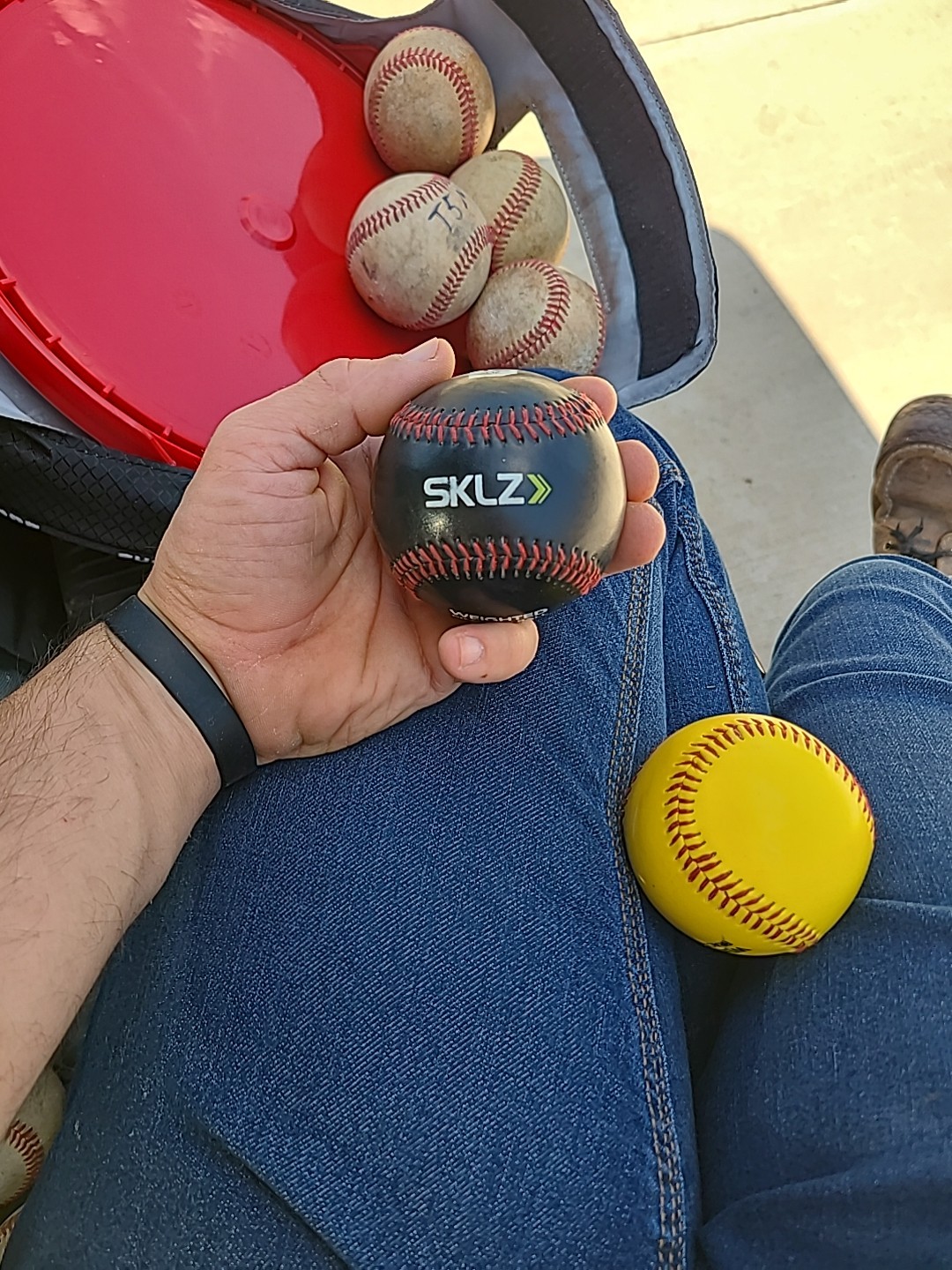 WEIGHTED PRACTICE TRAINING BASEBALLS SKLZ PRO SERIES 12 OZ BLACK & 10 OZ YELLOW