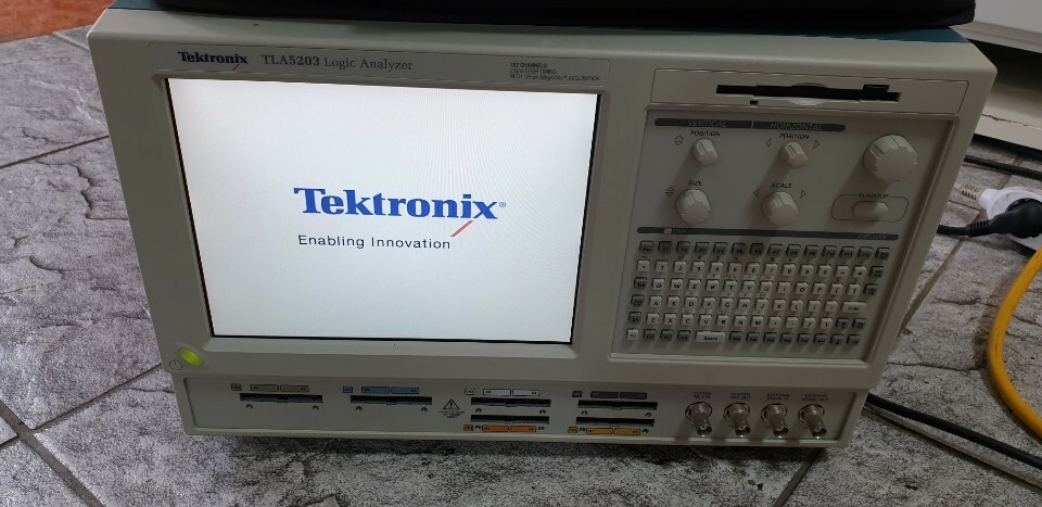 Tektronix TLA5203 102 Channel Logic Analyzer[#A07]