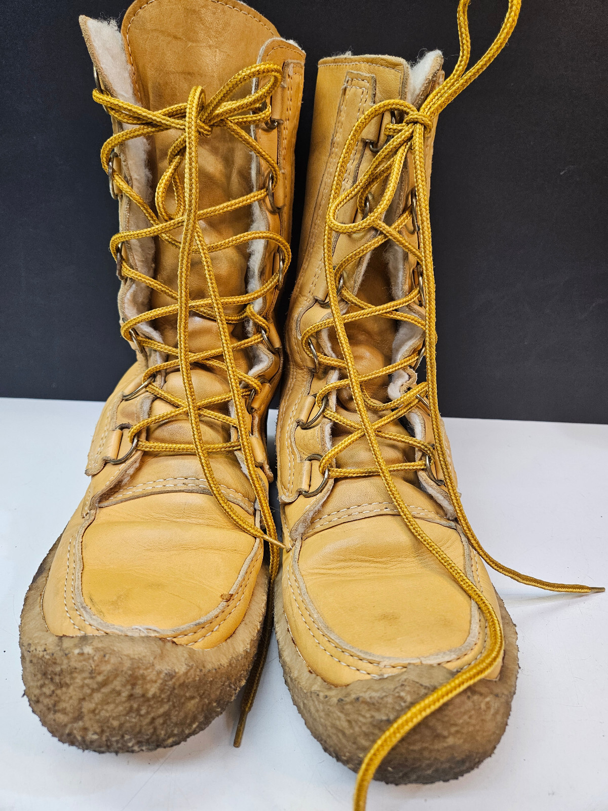 Native Moccasins La Mauricienne Size 8 Authentic Leather