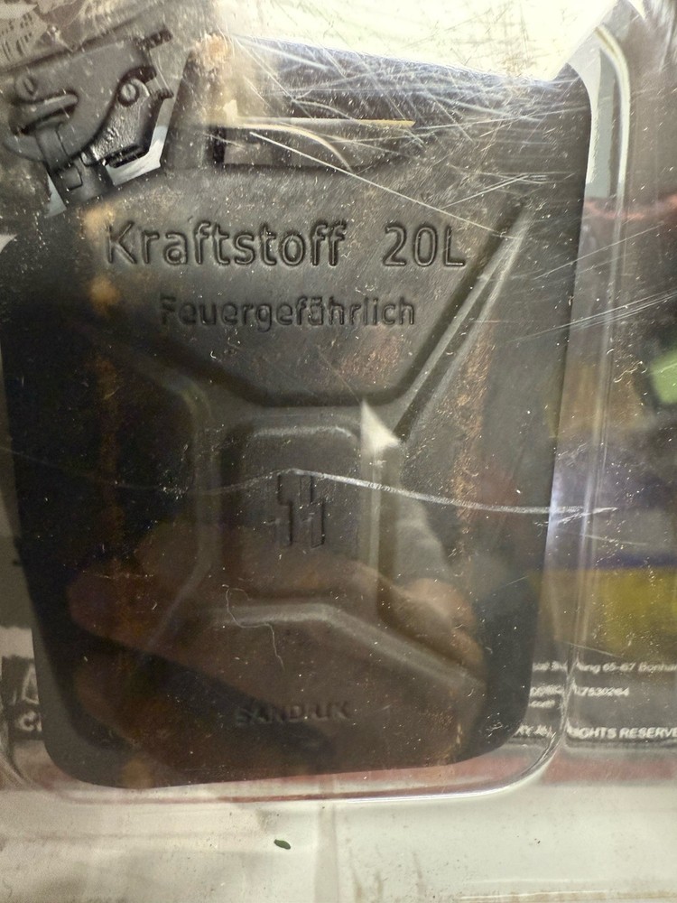 German Jerrycans (4)