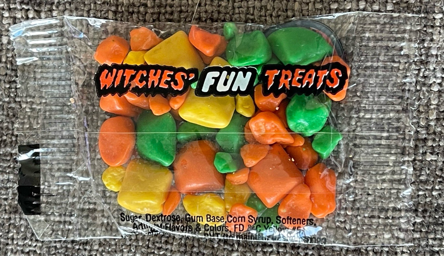 Vintage 1980’s Halloween Size SWELL WITCHES FUN TREAT BUBBLE GUM Pack Sealed