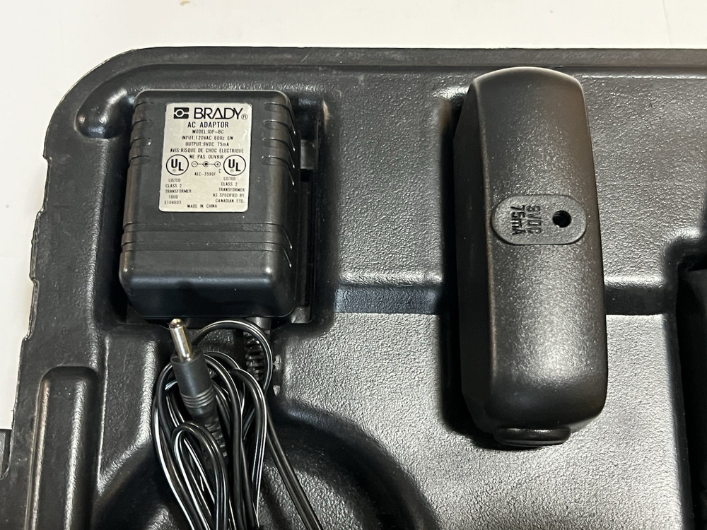 Brady ID Pro Plus Wire Marker Printer Set Mobile with case Dead Batteries