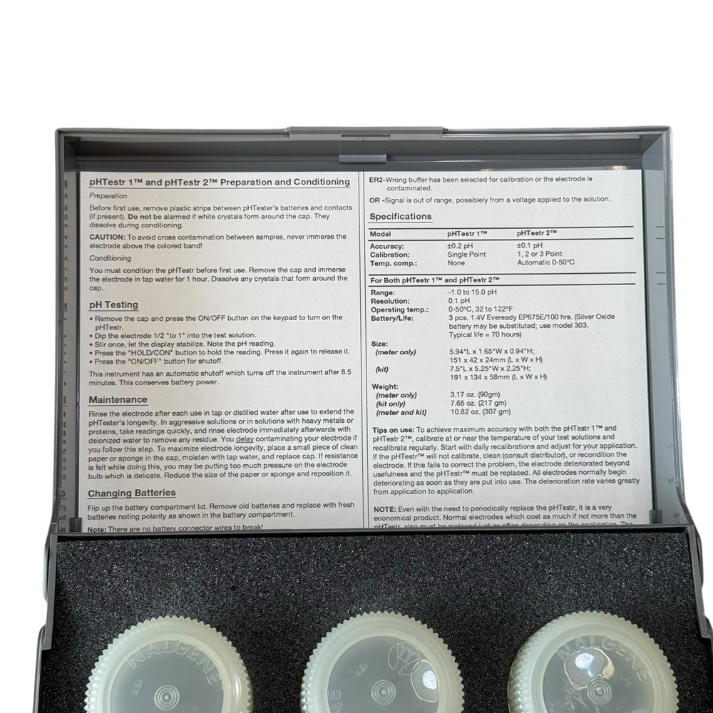 OAKTON pH TESTR 2 35624-20 MICROPROCESSOR BASED POCKET pH TESTER W/ ATC w/ Case