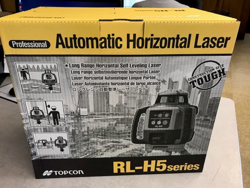 Topcon RL-H5A Auto Laser Level- Alkaline Battery w/ case, rod clamp & detector